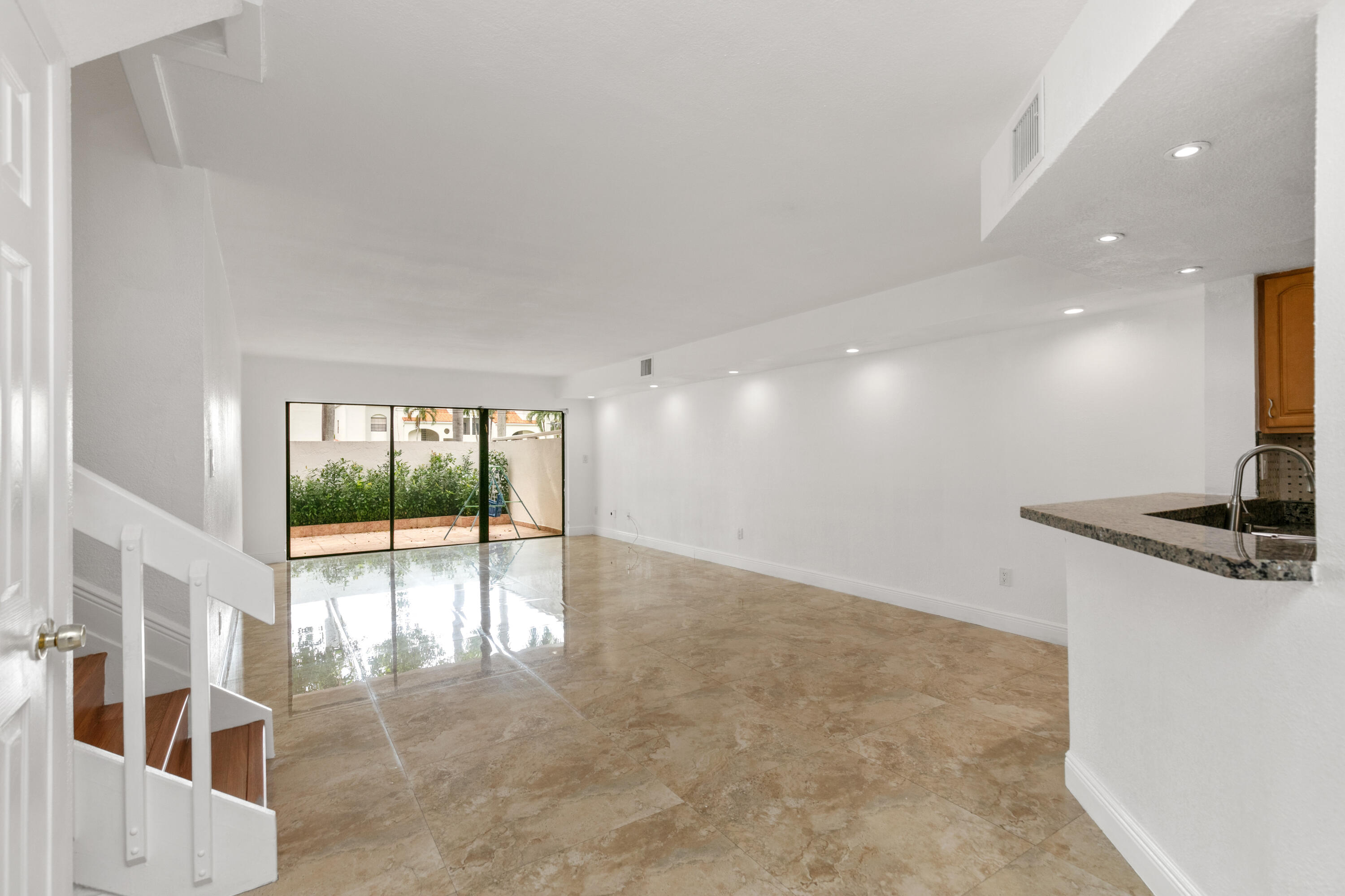 3530 Magellan #613, Aventura FL 33180