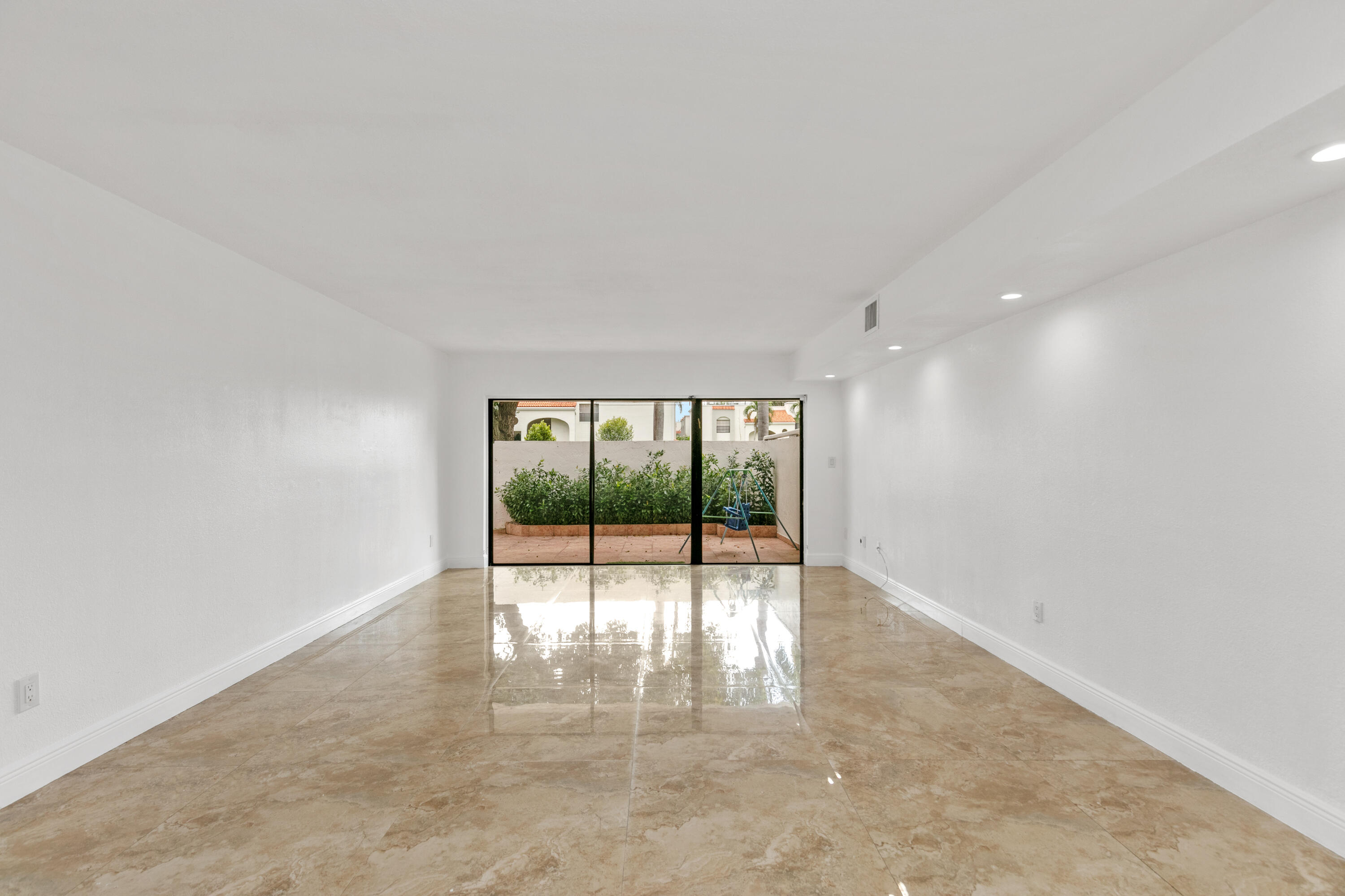 3530 Magellan #613, Aventura FL 33180