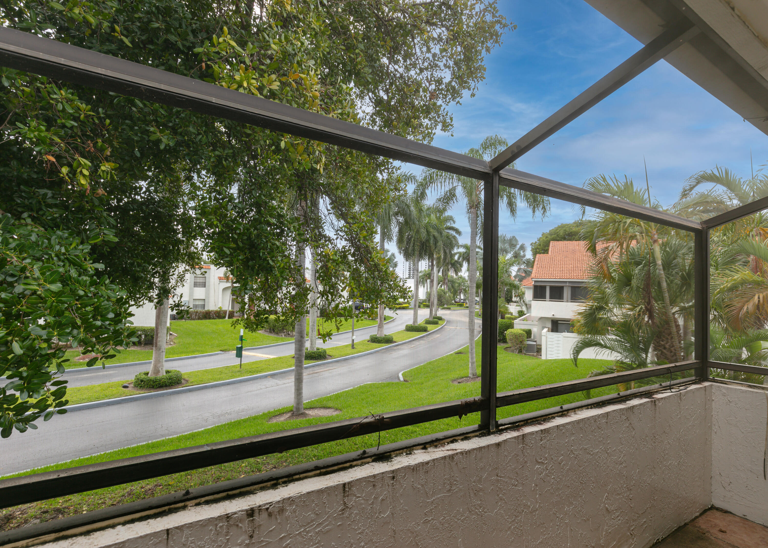 3530 Magellan #613, Aventura FL 33180