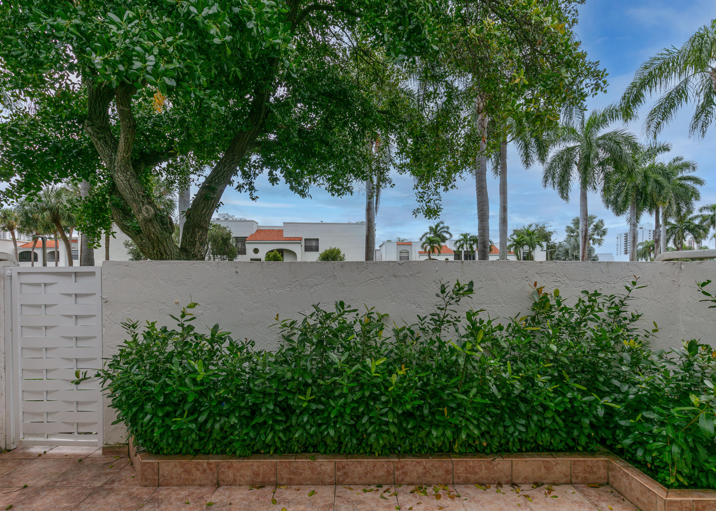 3530 Magellan #613, Aventura FL 33180