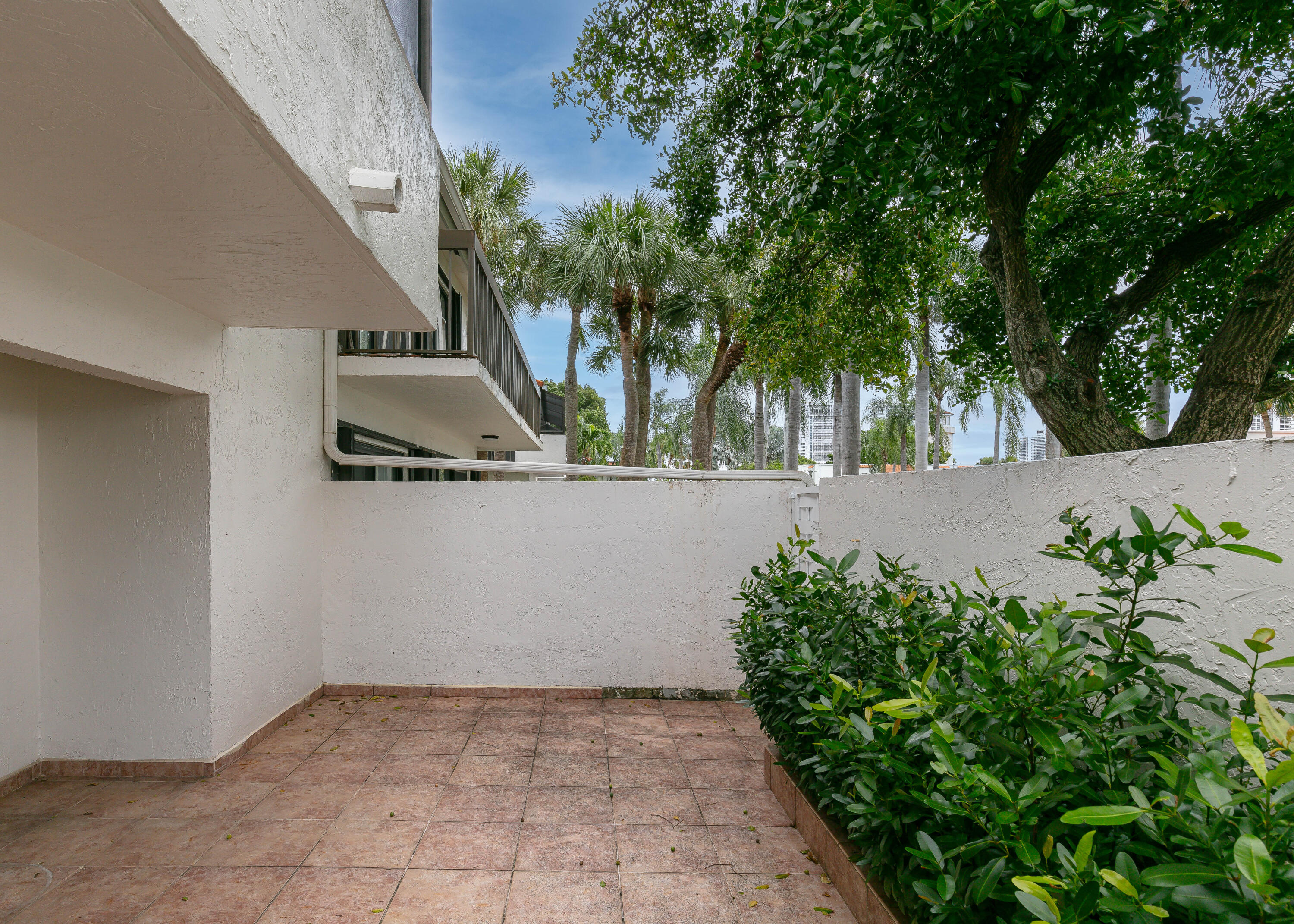3530 Magellan #613, Aventura FL 33180