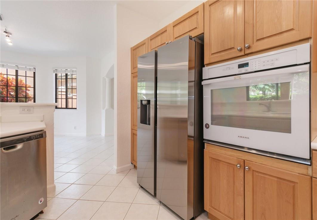 2692 Center Ct #2-32, Weston FL 33332