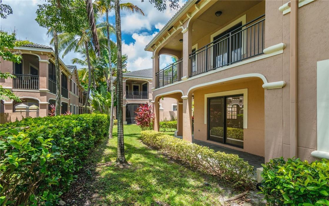 2692 Center Ct #2-32, Weston FL 33332