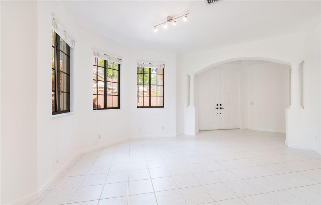 2692 Center Ct #2-32, Weston FL 33332