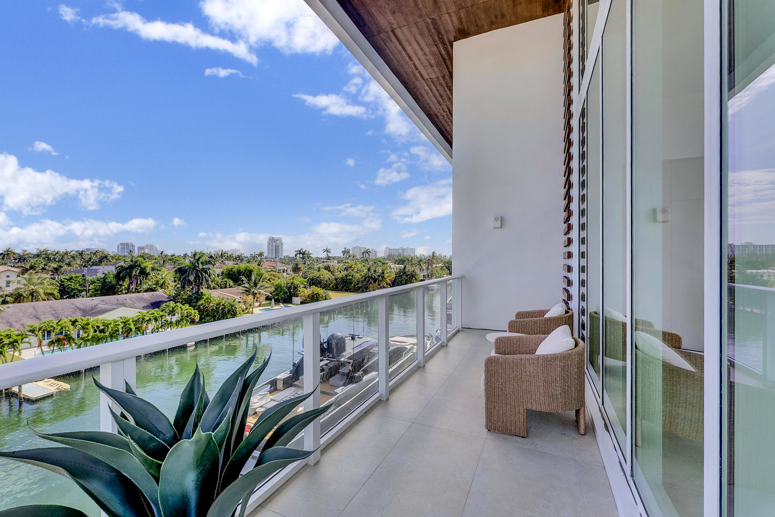 2321 SE 17th #401, Fort Lauderdale FL 33316