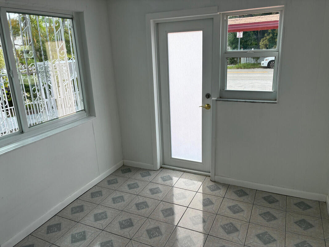 2828 SW 2nd, Miami FL 33135