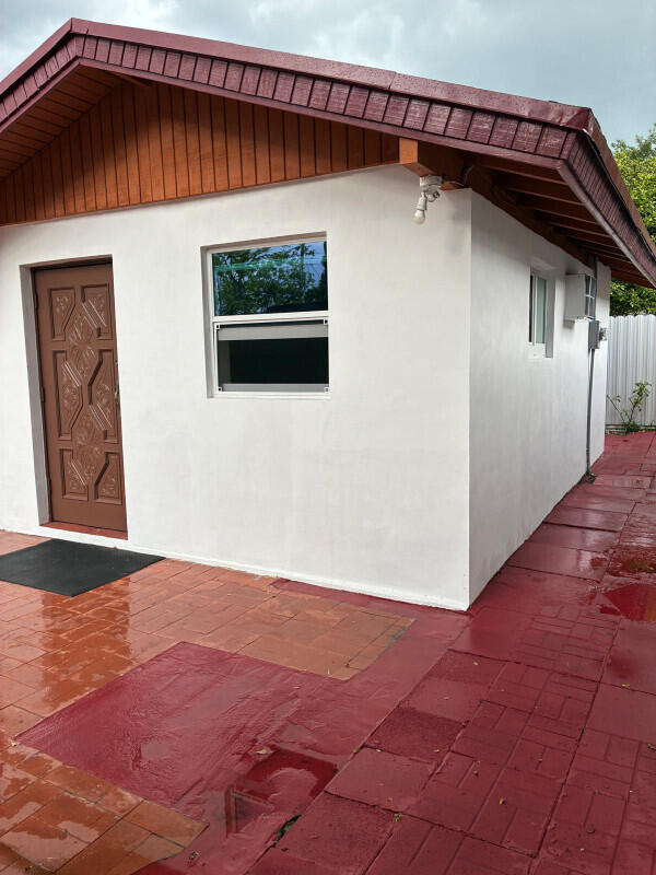 2828 SW 2nd, Miami FL 33135