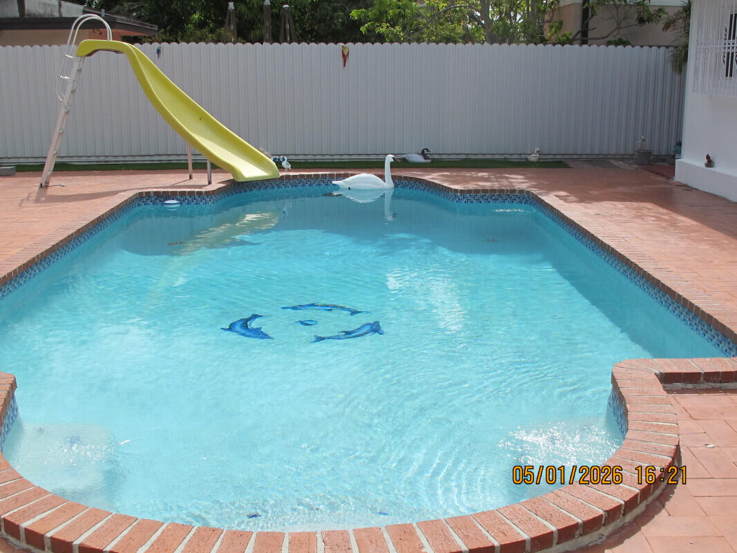 2828 SW 2nd, Miami FL 33135