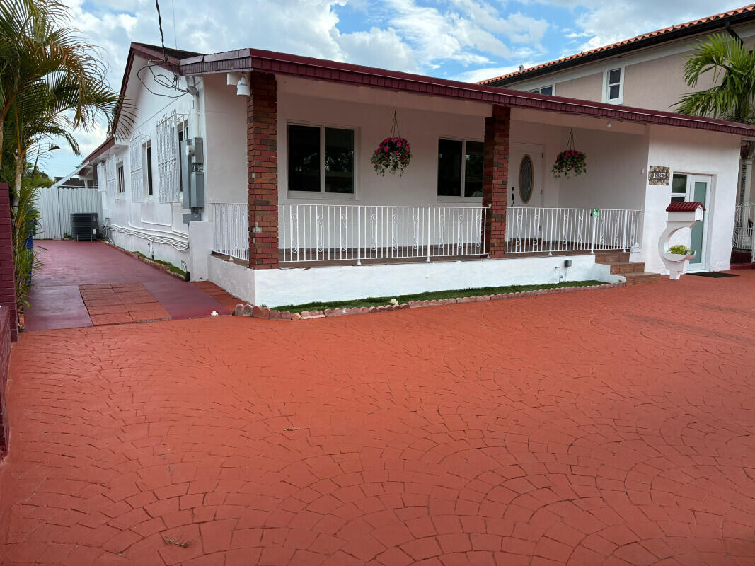 2828 SW 2nd, Miami FL 33135