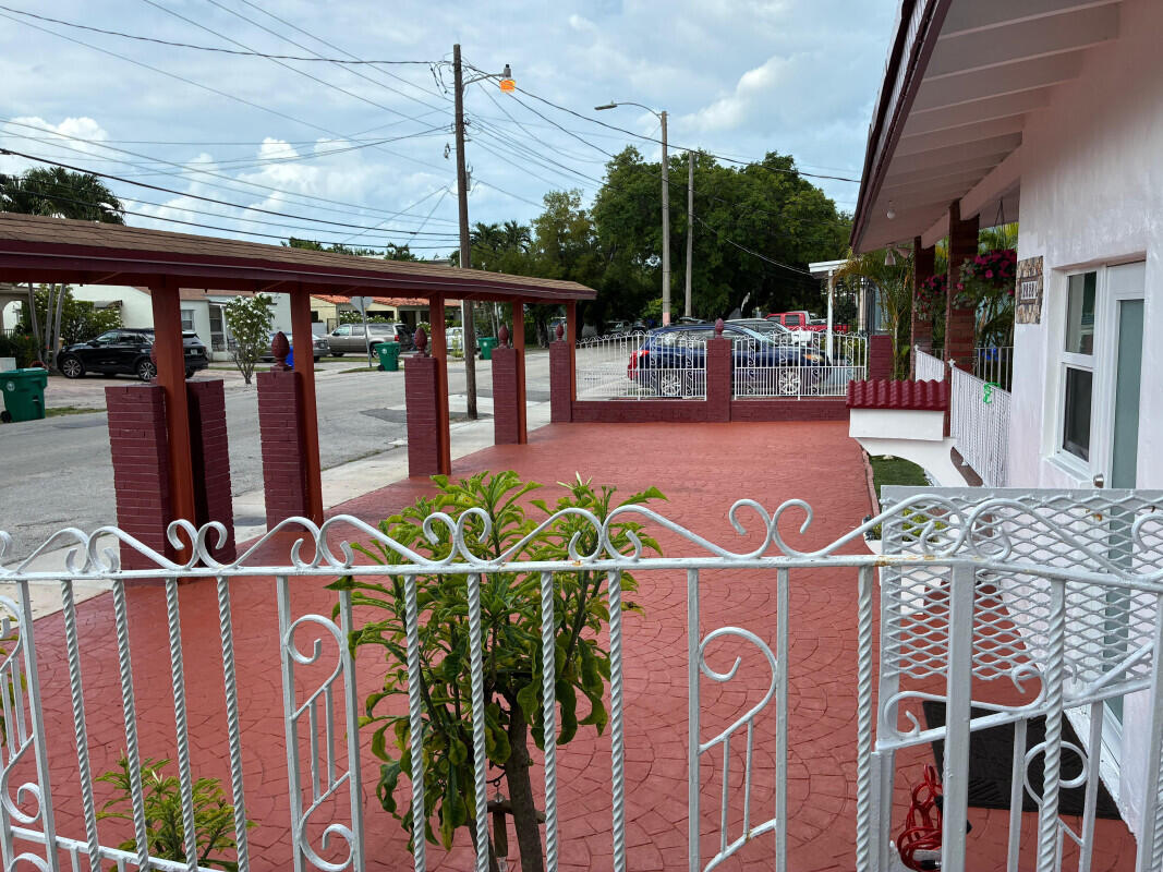 2828 SW 2nd, Miami FL 33135