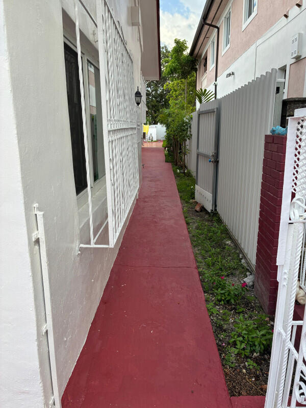 2828 SW 2nd, Miami FL 33135