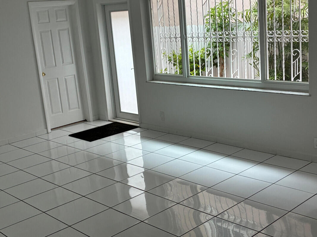 2828 SW 2nd, Miami FL 33135