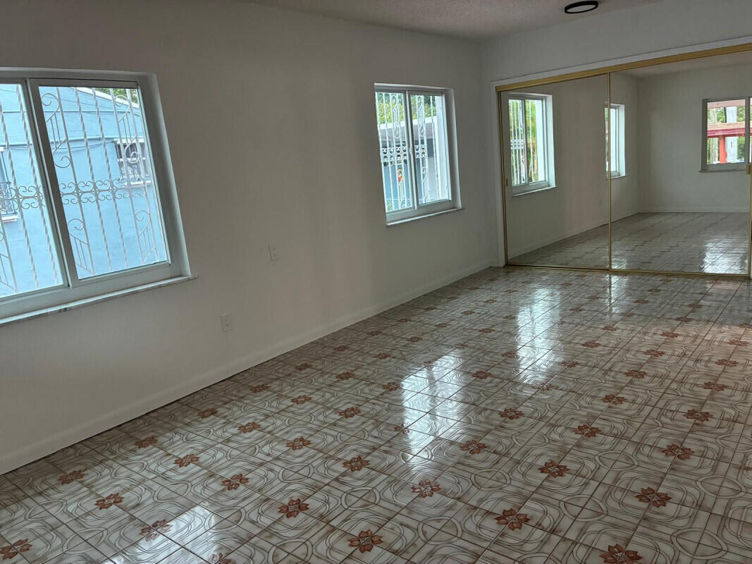 2828 SW 2nd, Miami FL 33135