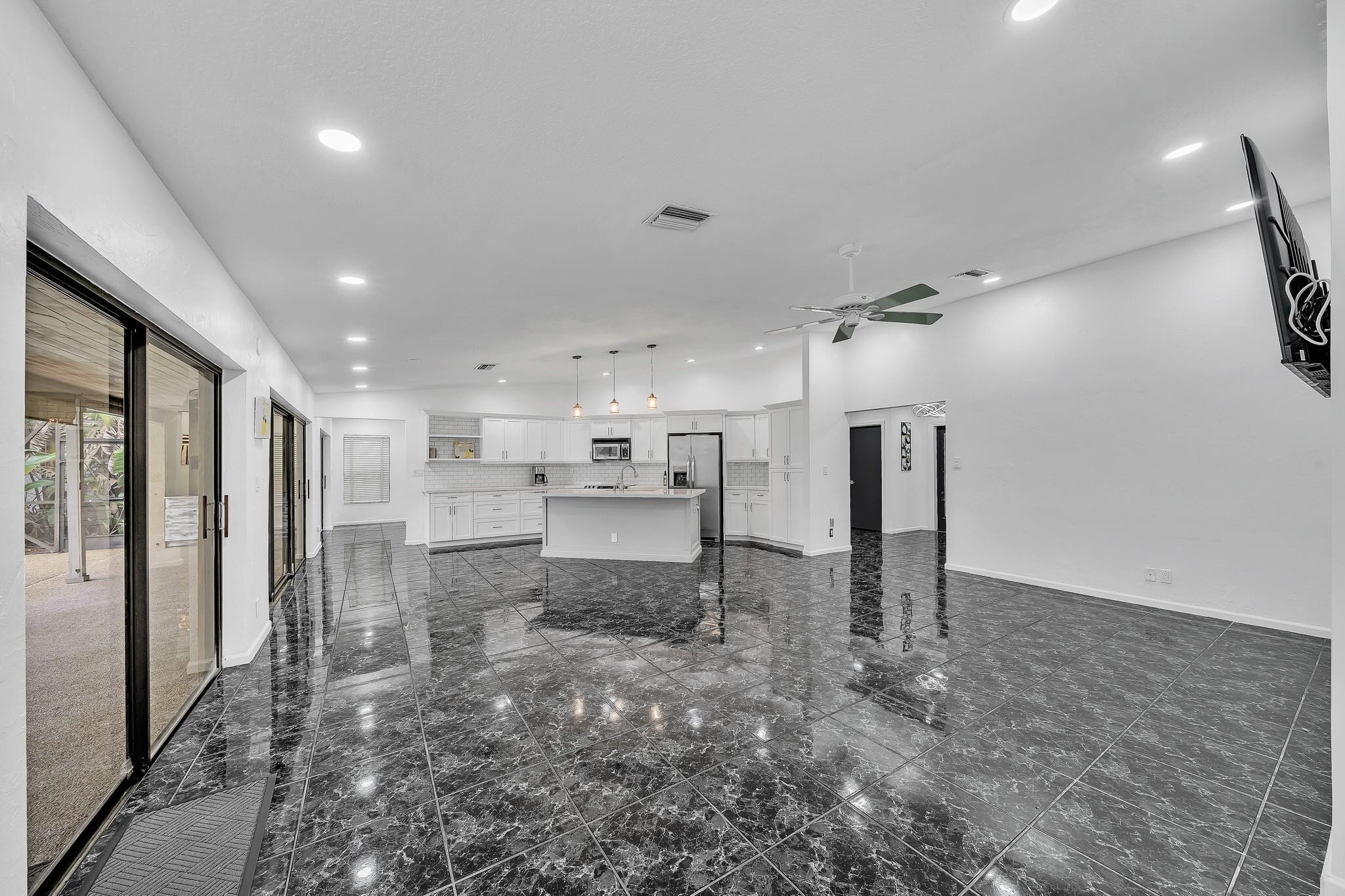 303 NW 105th, Coral Springs FL 33071