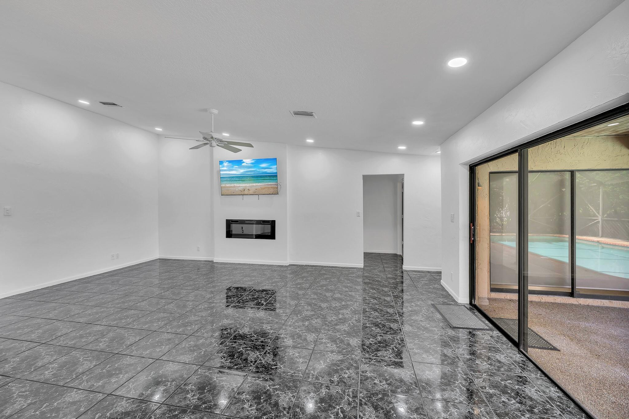 303 NW 105th, Coral Springs FL 33071