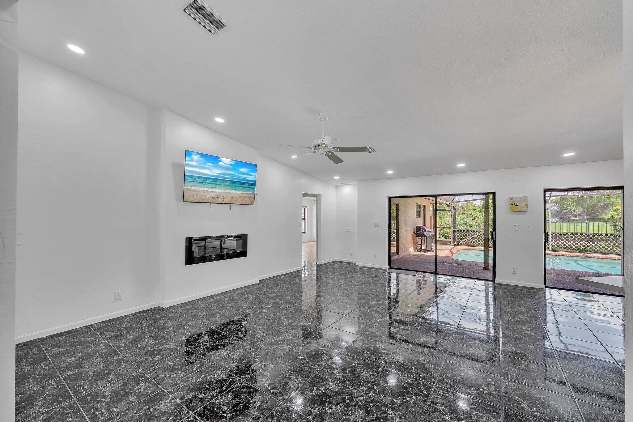 303 NW 105th, Coral Springs FL 33071