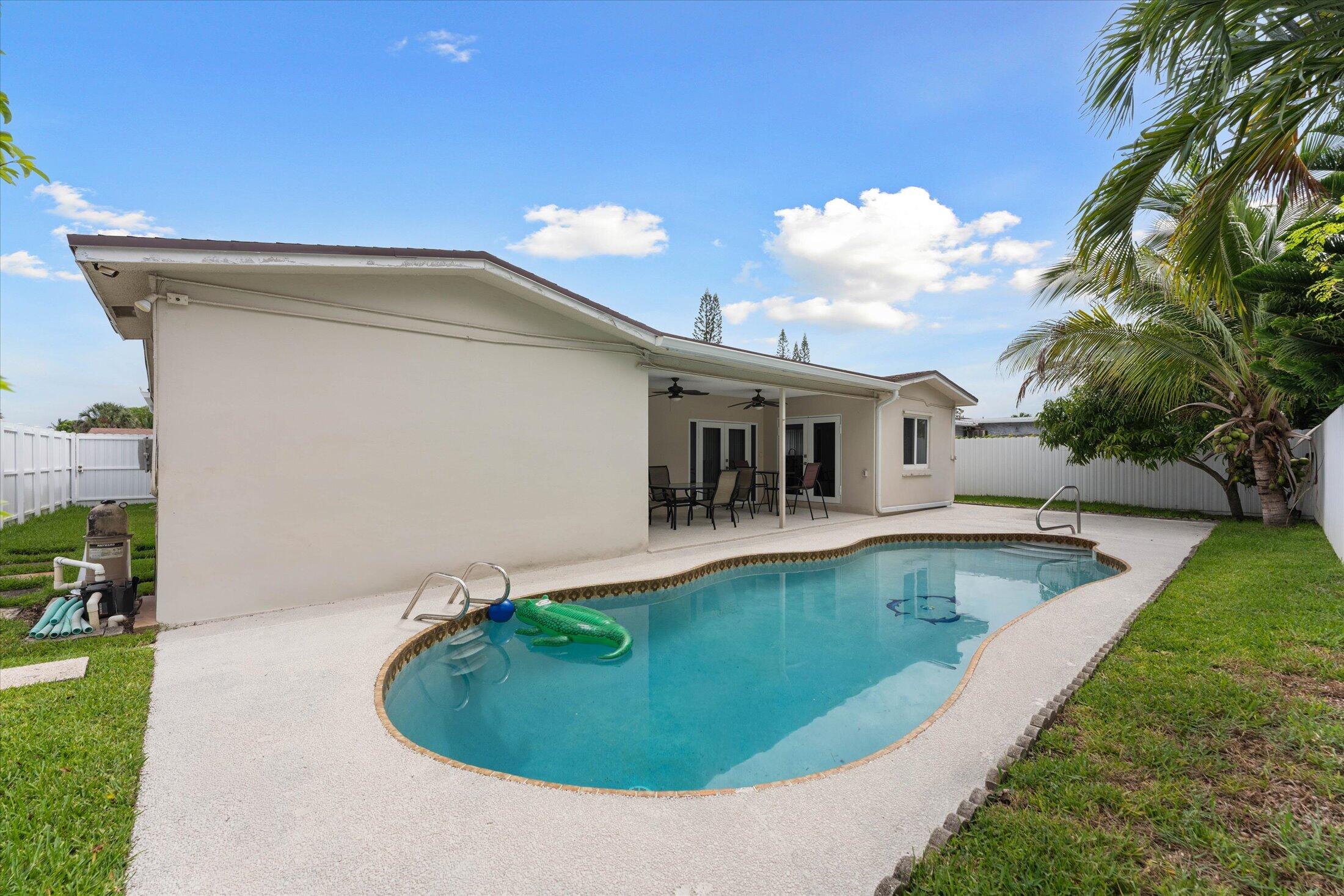 6515 SW 8th, North Lauderdale FL 33068