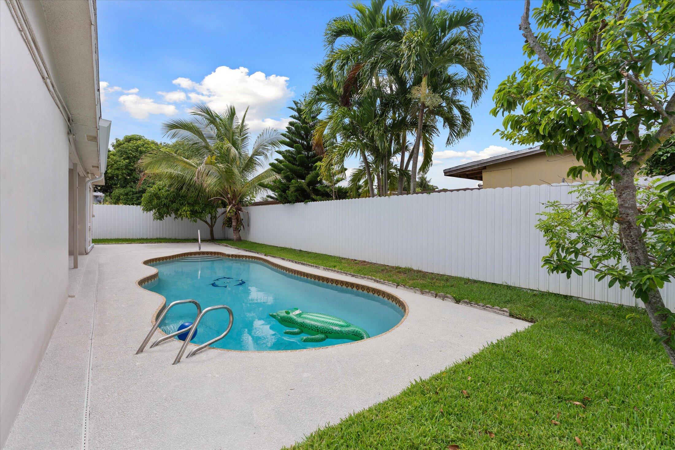 6515 SW 8th, North Lauderdale FL 33068