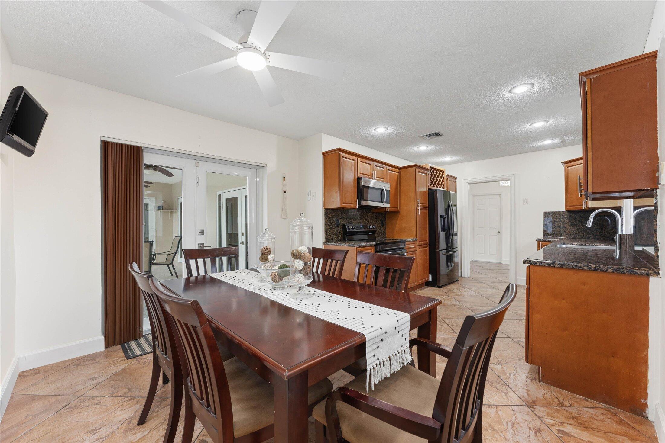 6515 SW 8th, North Lauderdale FL 33068