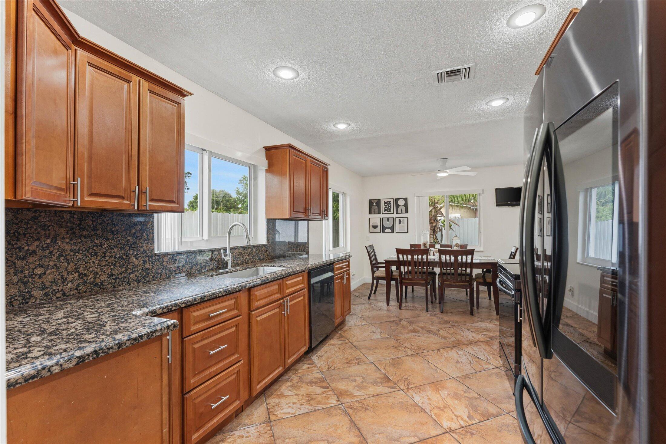 6515 SW 8th, North Lauderdale FL 33068