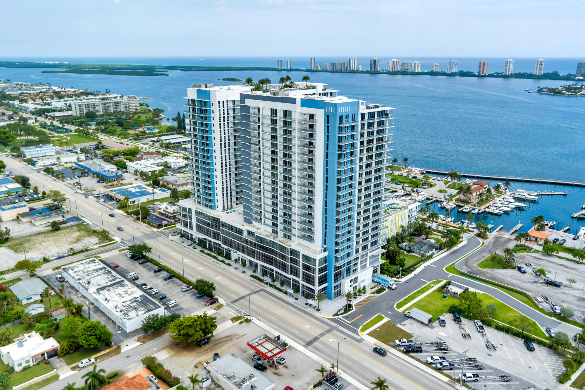 220 Lake Shore #1809, Lake Park FL 33403