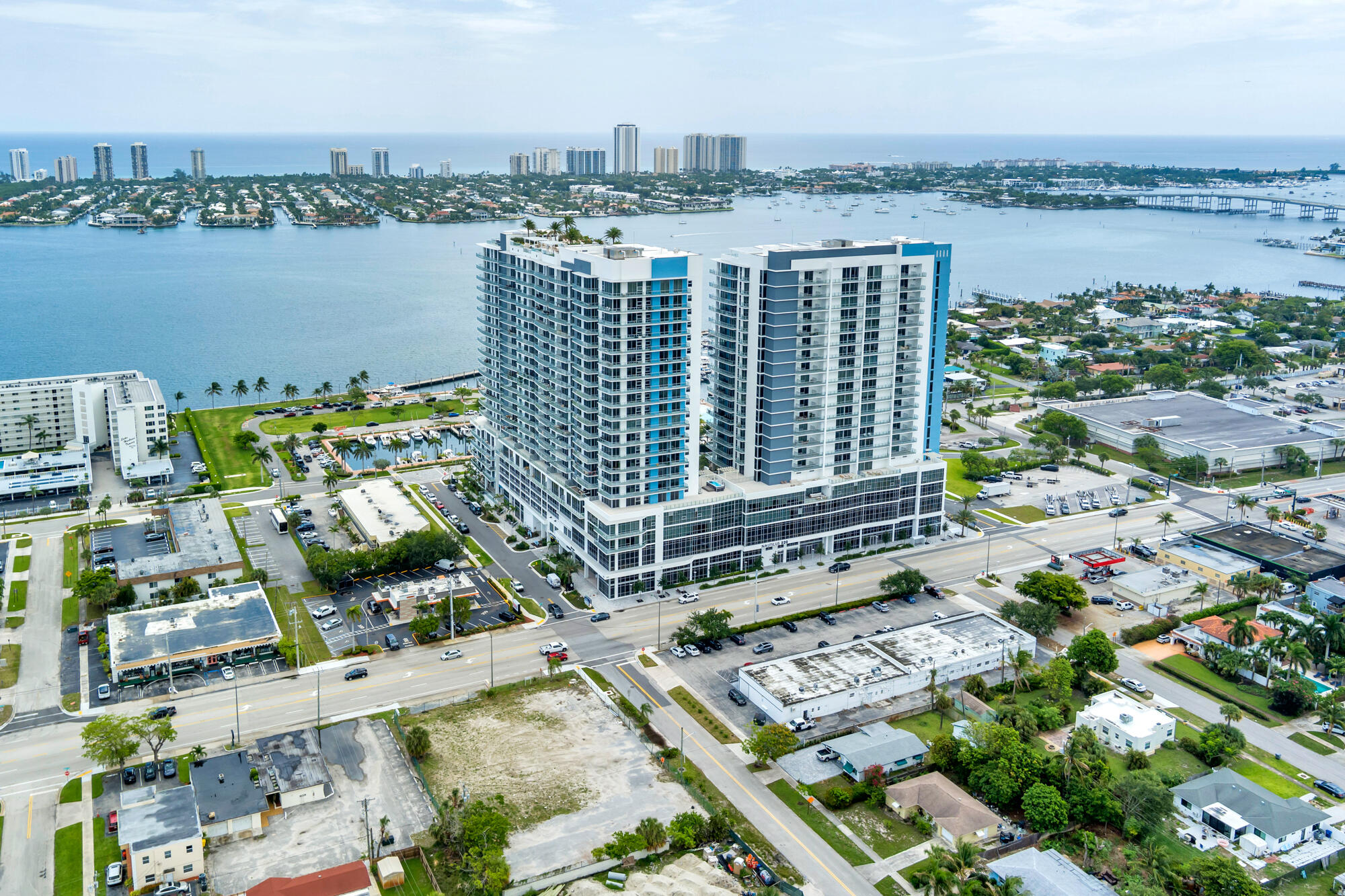 220 Lake Shore #1809, Lake Park FL 33403