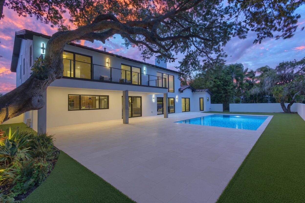 868 Country Club, North Palm Beach FL 33408