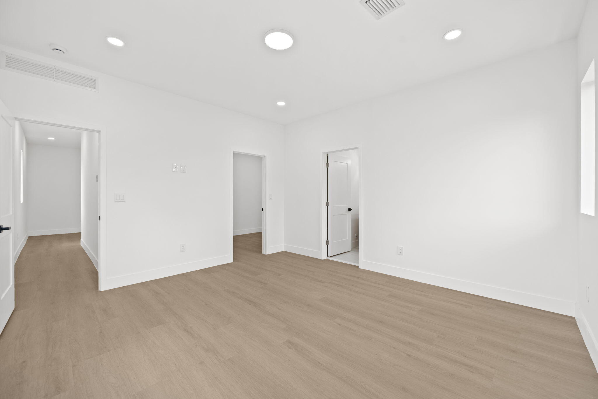 1355 NW 42nd #1355, Miami FL 33142