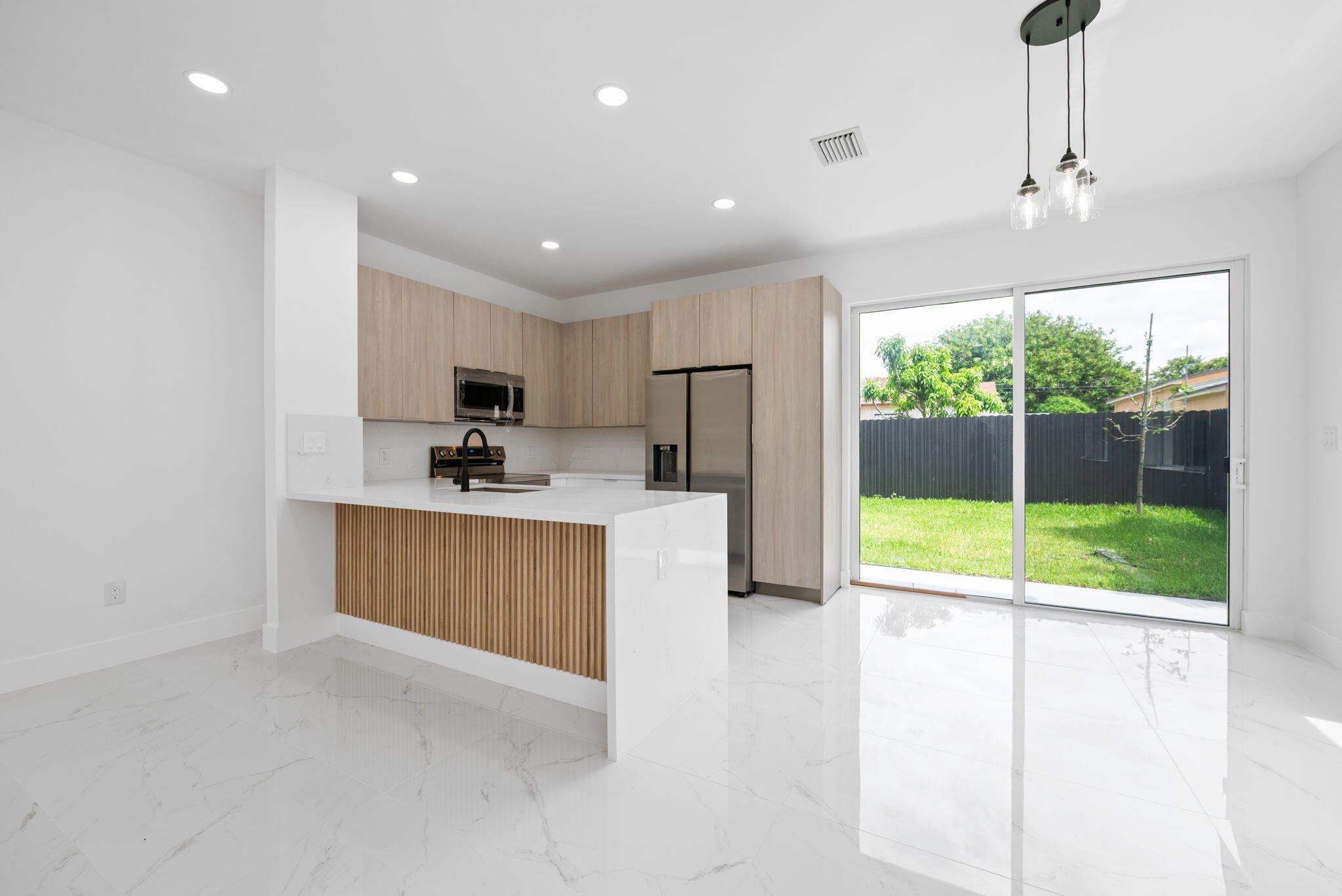 1355 NW 42nd #1355, Miami FL 33142