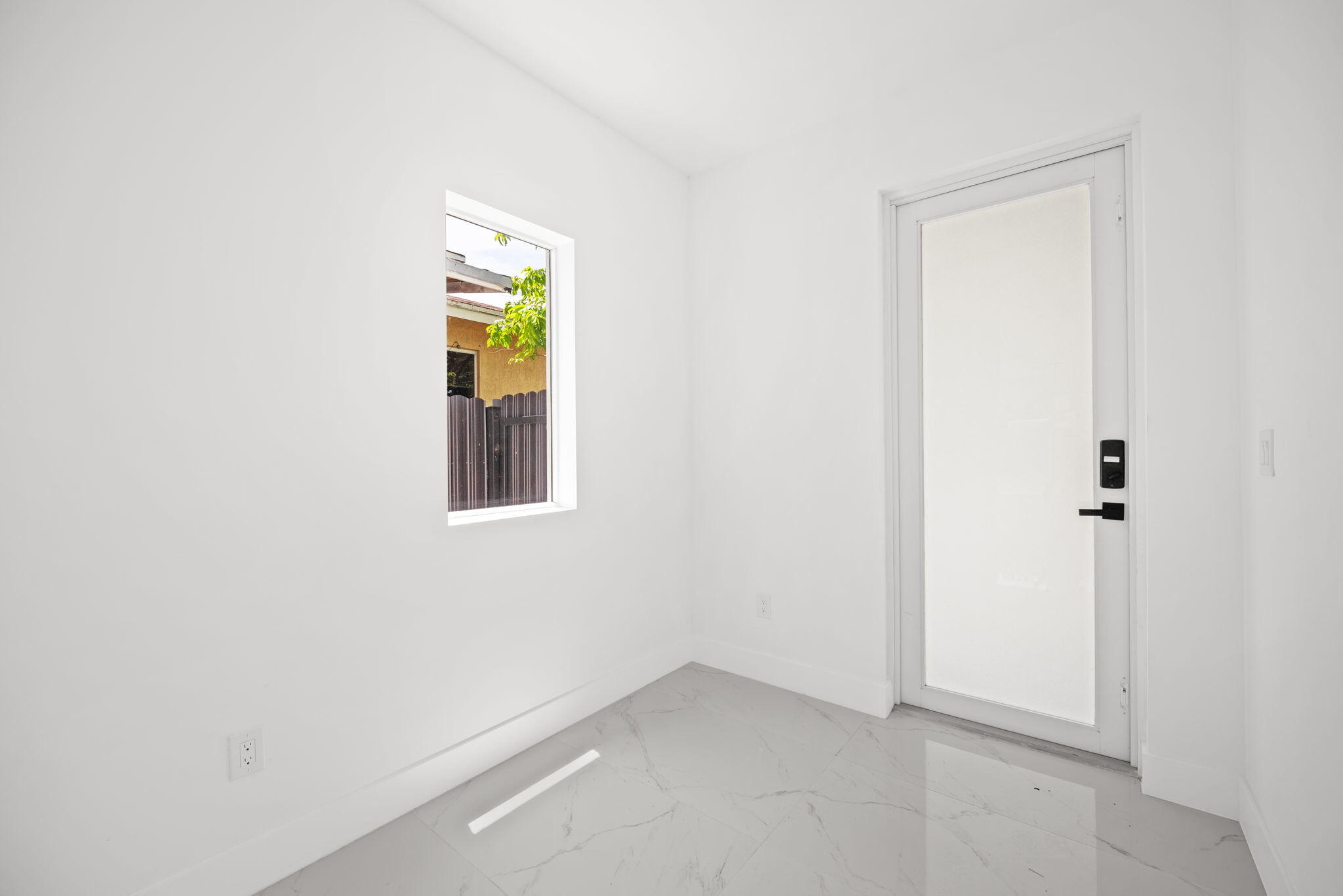1355 NW 42nd #1355, Miami FL 33142