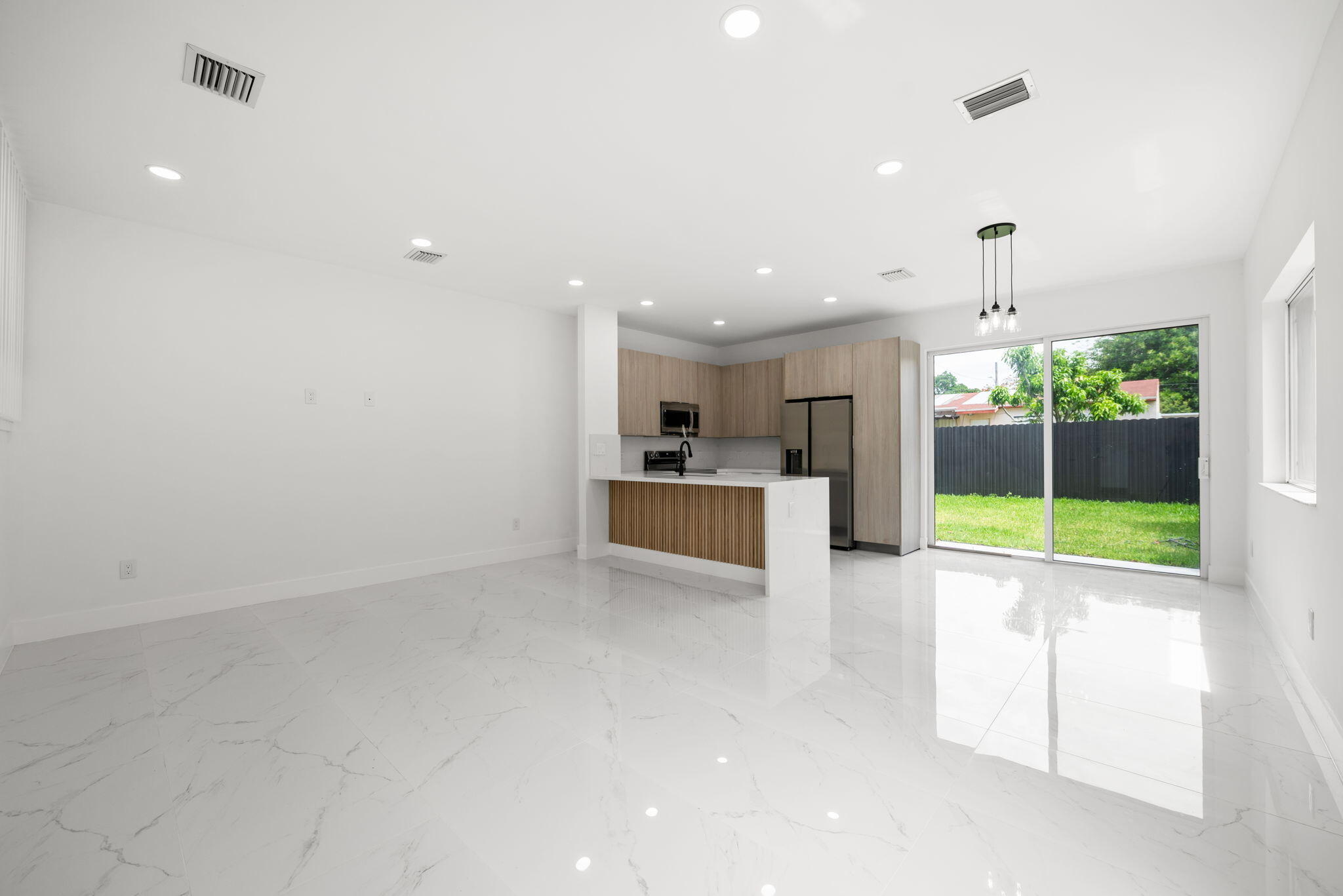 1355 NW 42nd #1355, Miami FL 33142