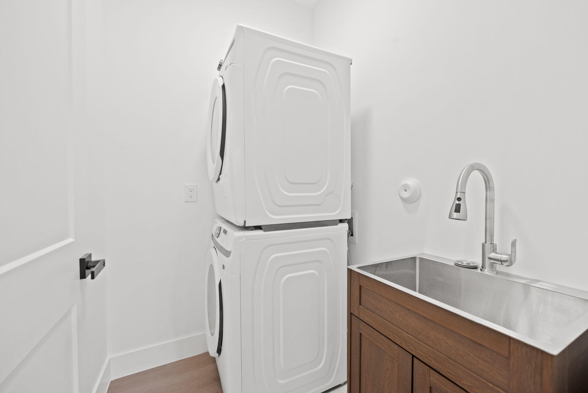 1355 NW 42nd #1355, Miami FL 33142