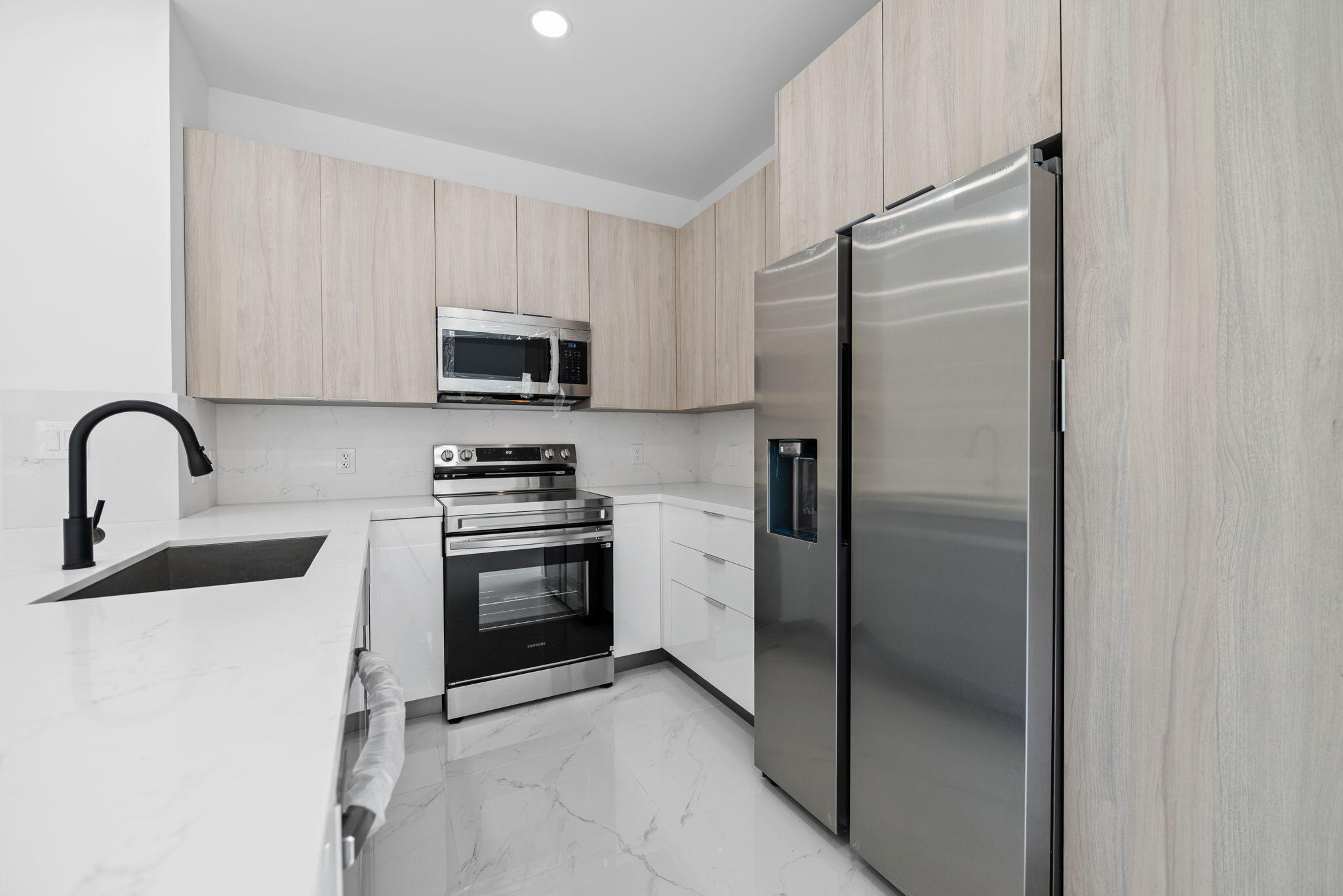 1355 NW 42nd #1355, Miami FL 33142