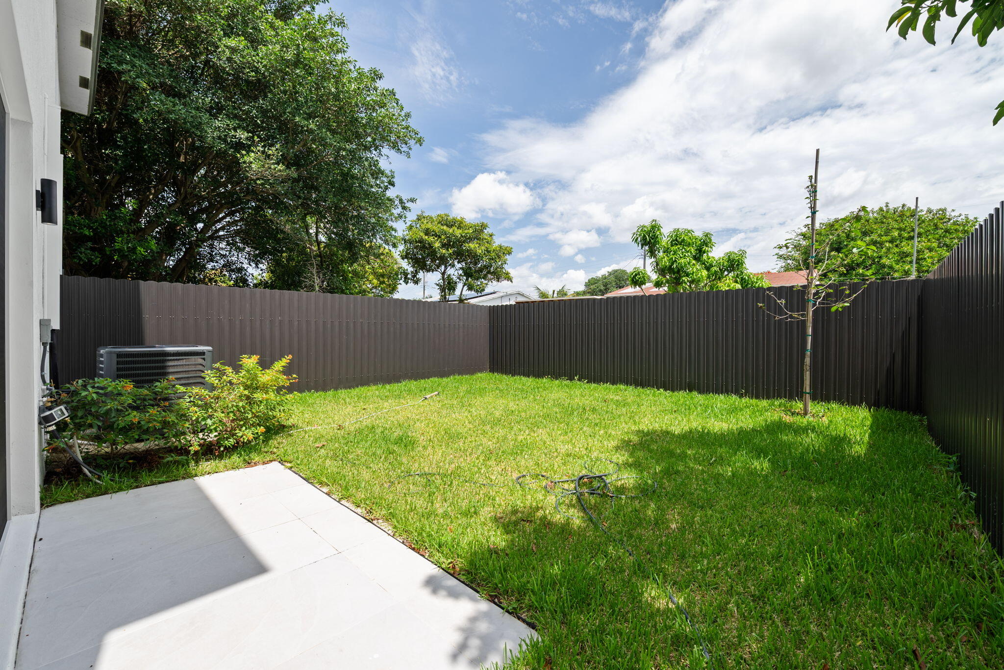 1355 NW 42nd #1355, Miami FL 33142