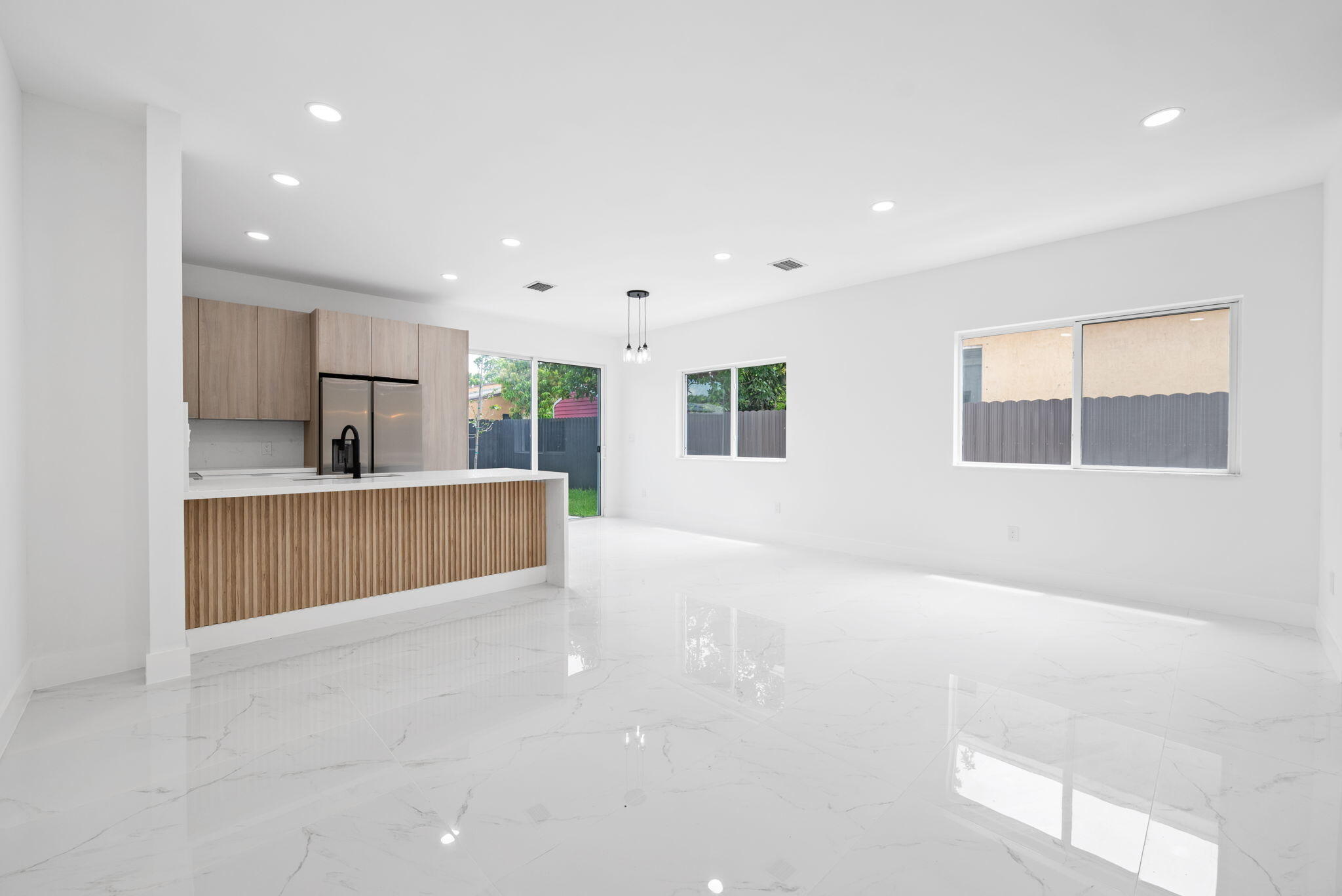 1355 NW 42nd #1355, Miami FL 33142