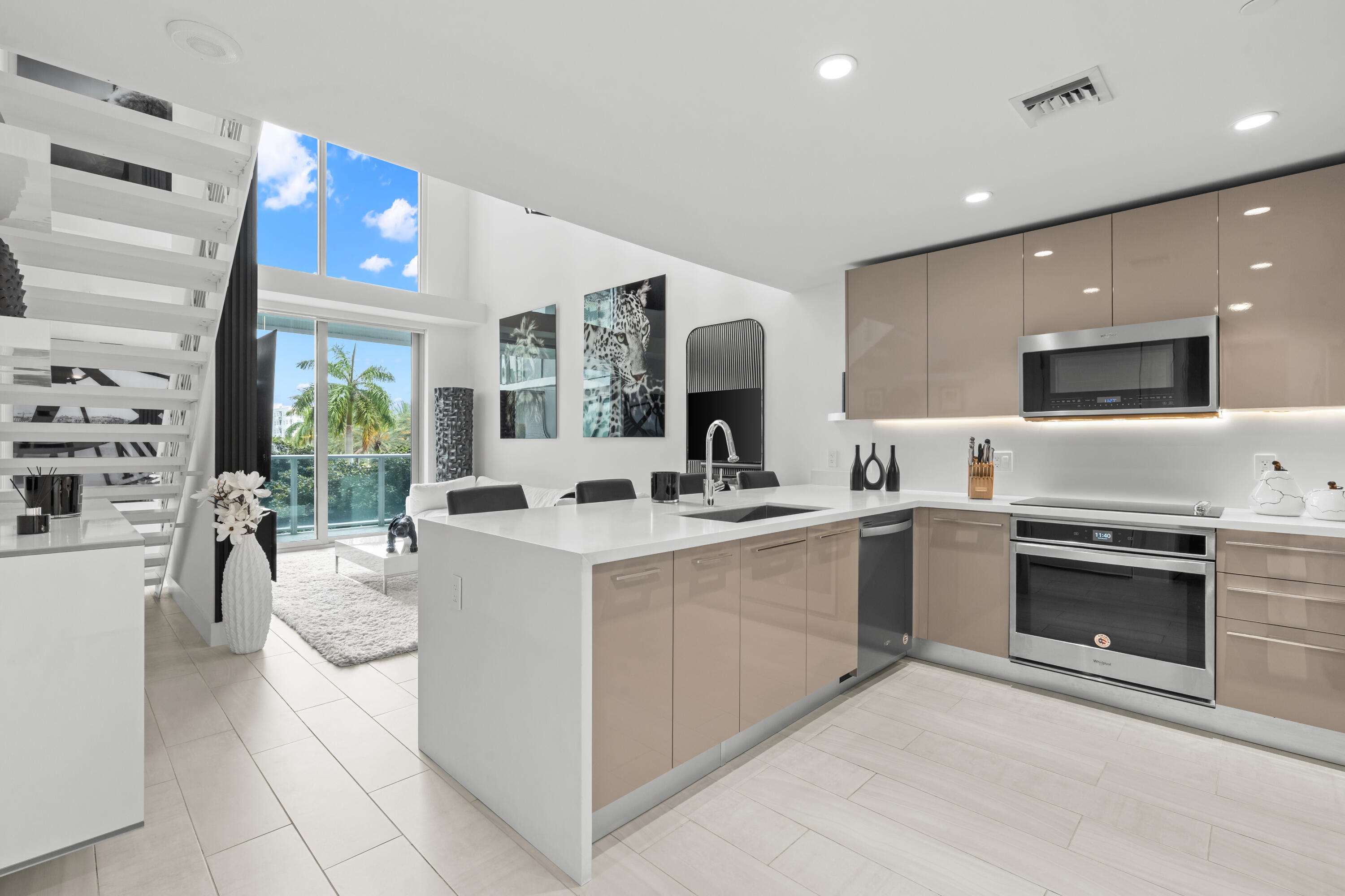 2000 Metropica #214, Sunrise FL 33323
