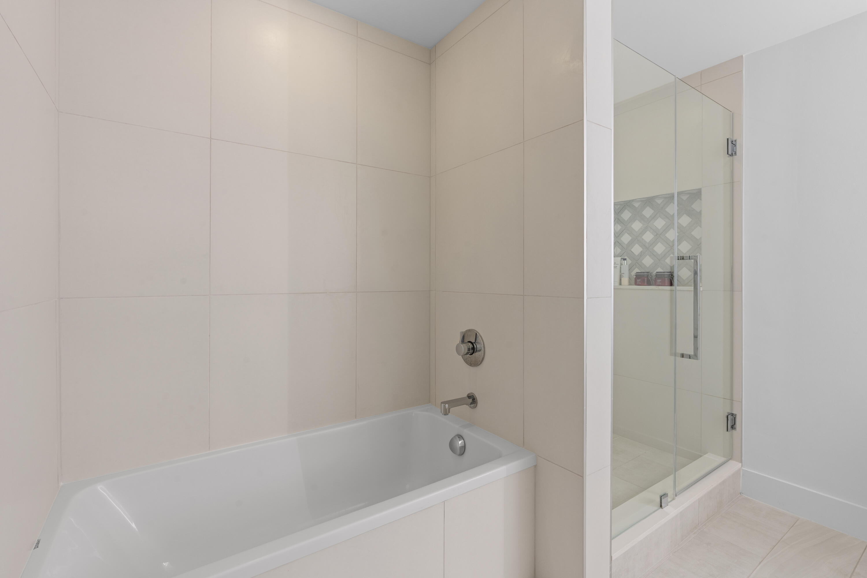 2000 Metropica #214, Sunrise FL 33323