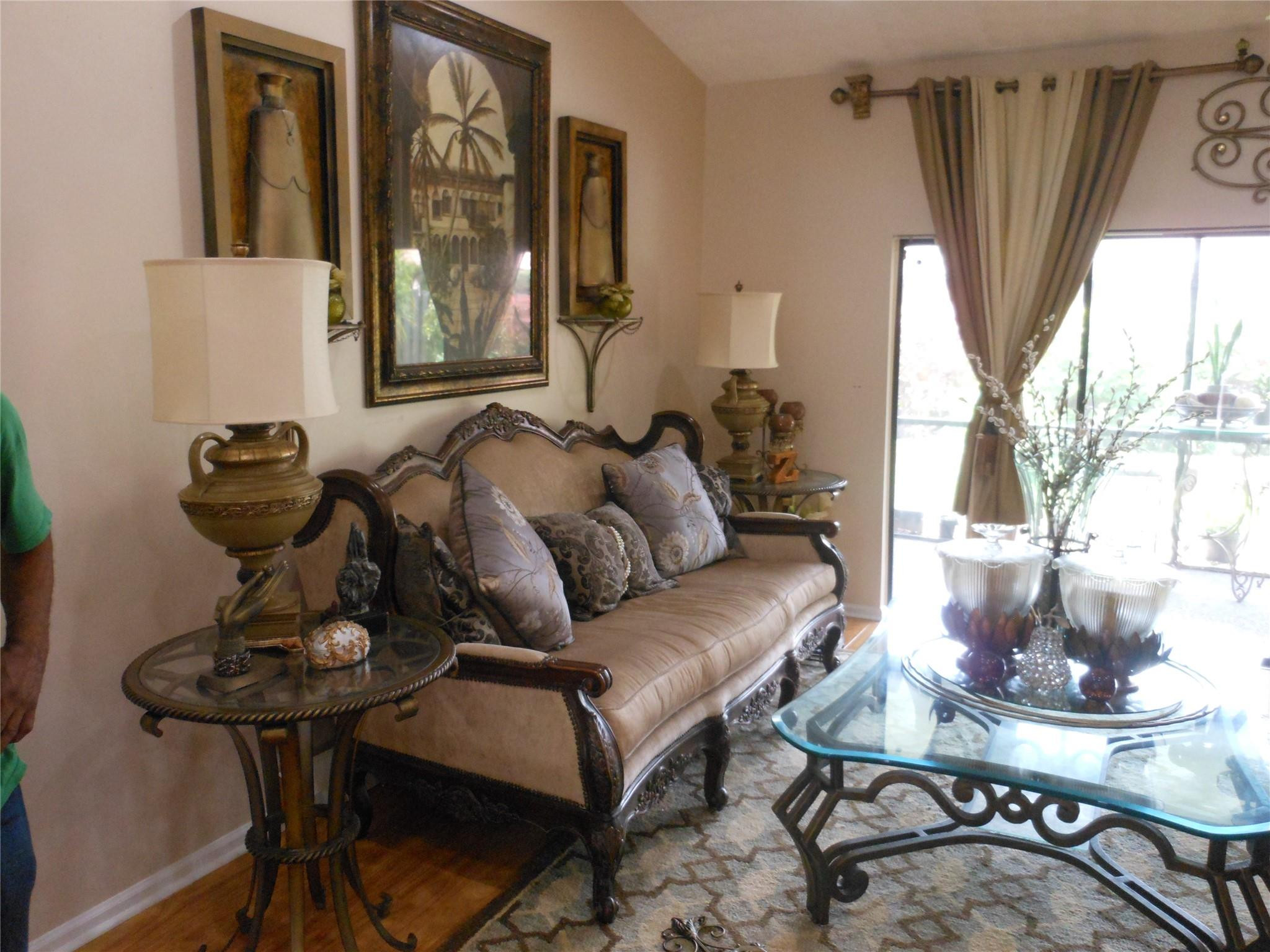 8706 NW 83rd, Tamarac FL 33321