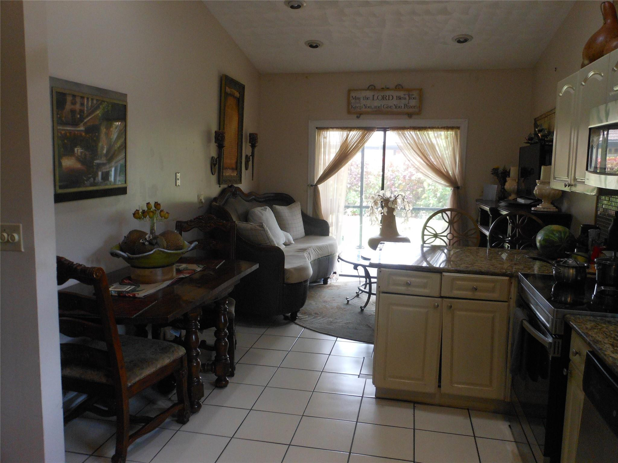 8706 NW 83rd, Tamarac FL 33321