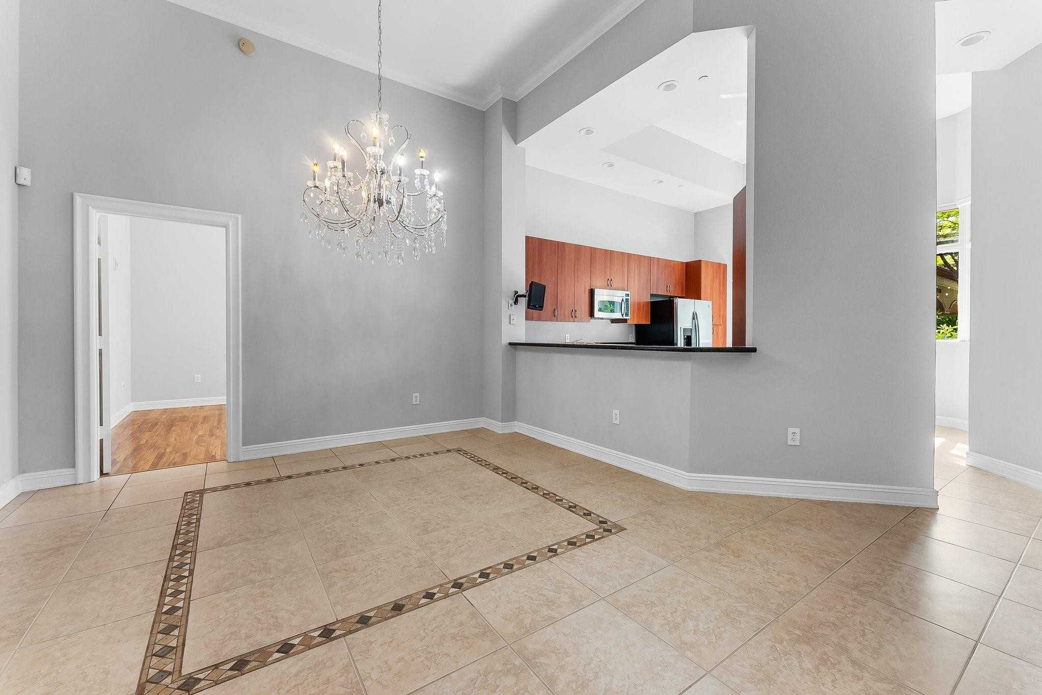 16102 Emerald Estates #101, Weston FL 33331