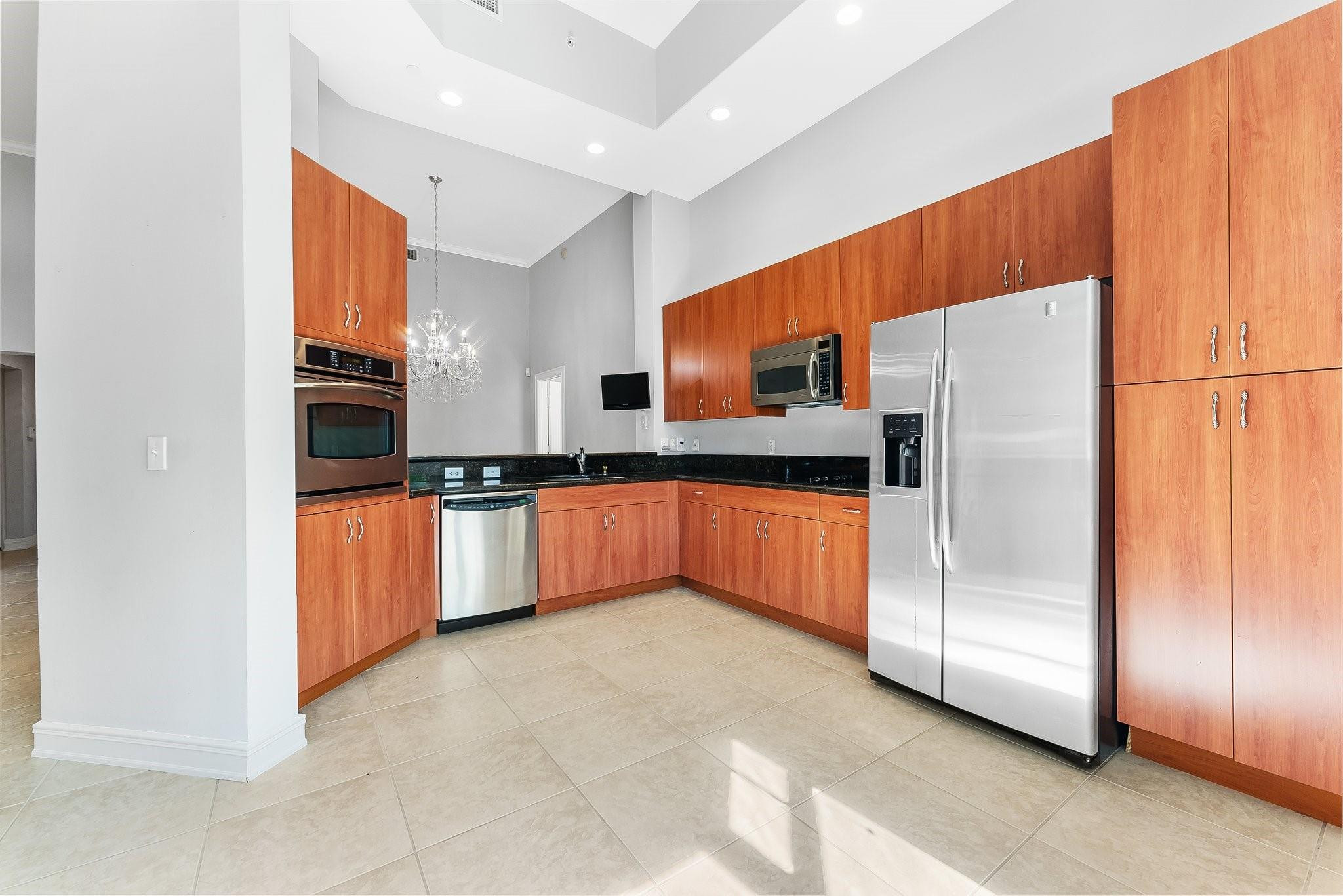 16102 Emerald Estates #101, Weston FL 33331
