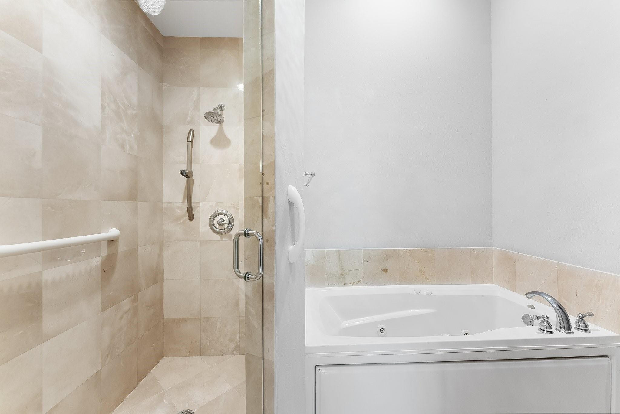 16102 Emerald Estates #101, Weston FL 33331