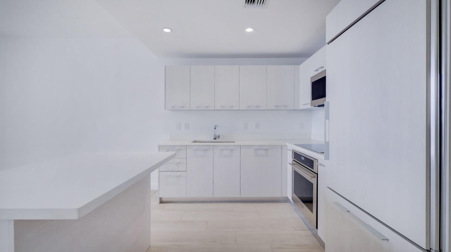 45 SW 9th #2502, Miami FL 33130