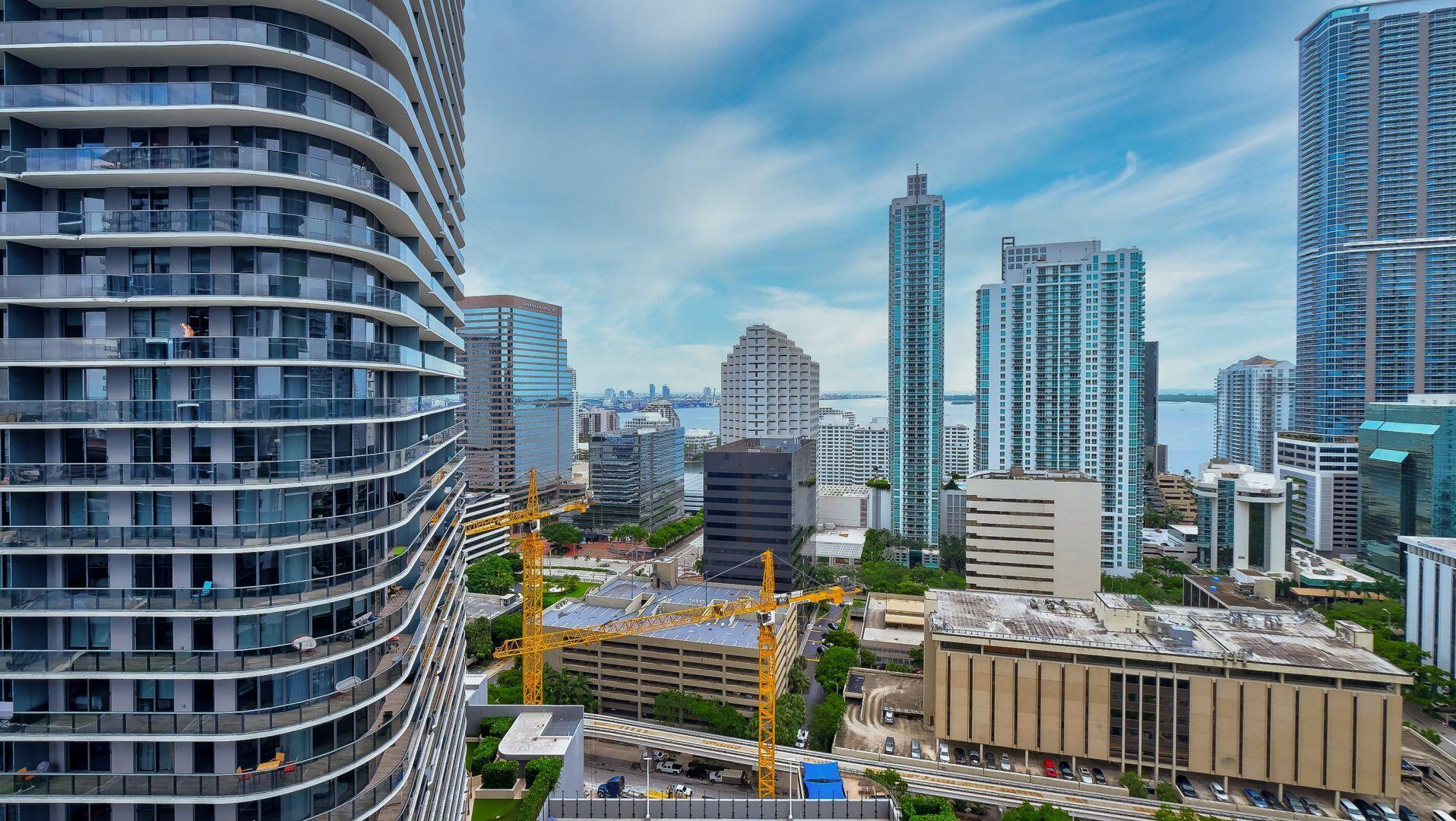 45 SW 9th #2502, Miami FL 33130