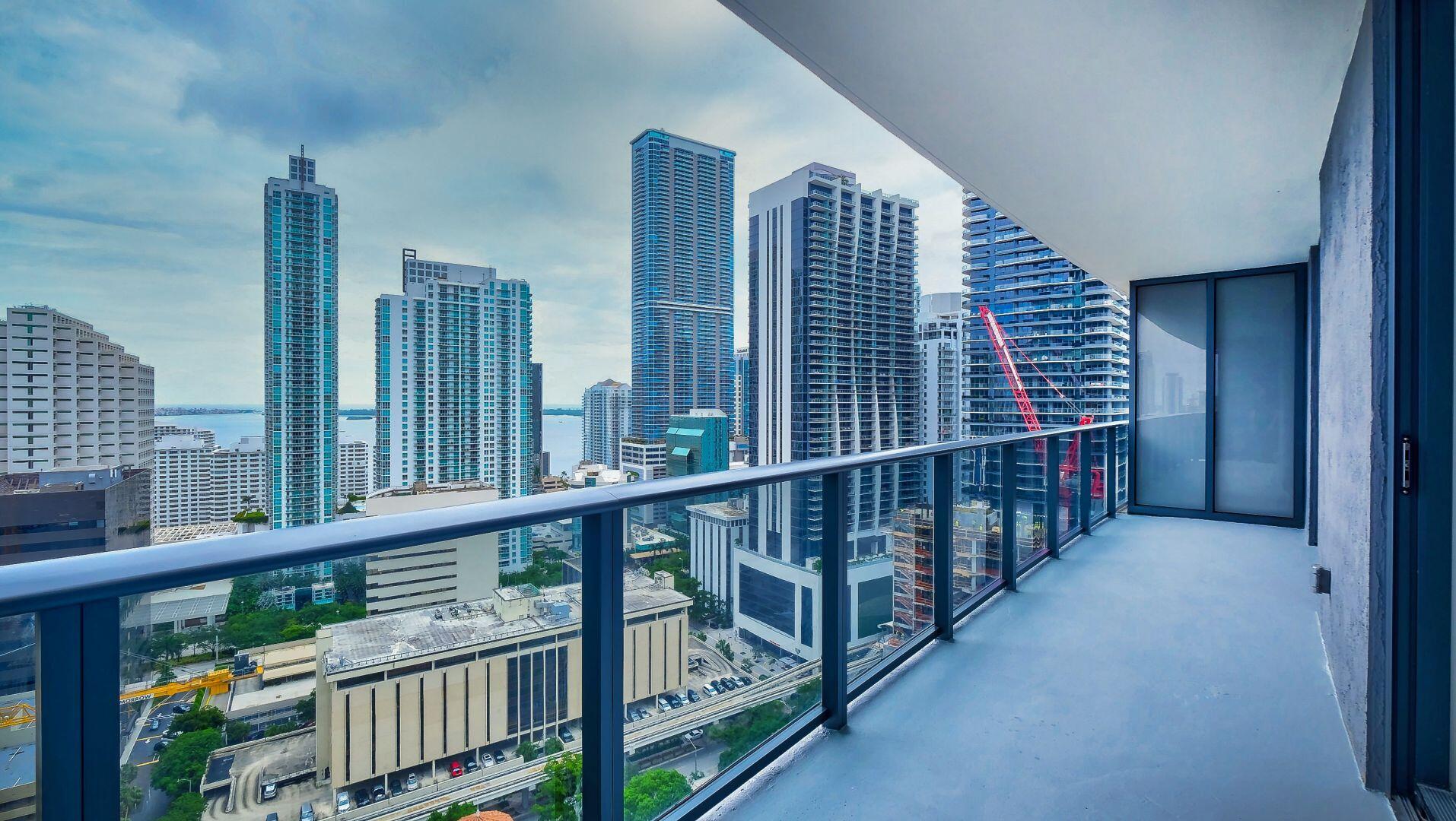45 SW 9th #2502, Miami FL 33130