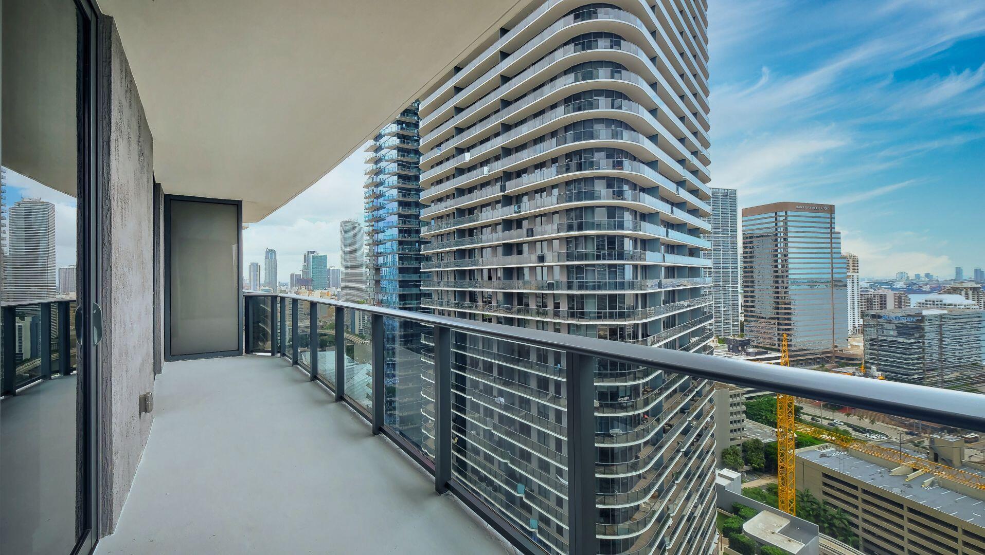 45 SW 9th #2502, Miami FL 33130