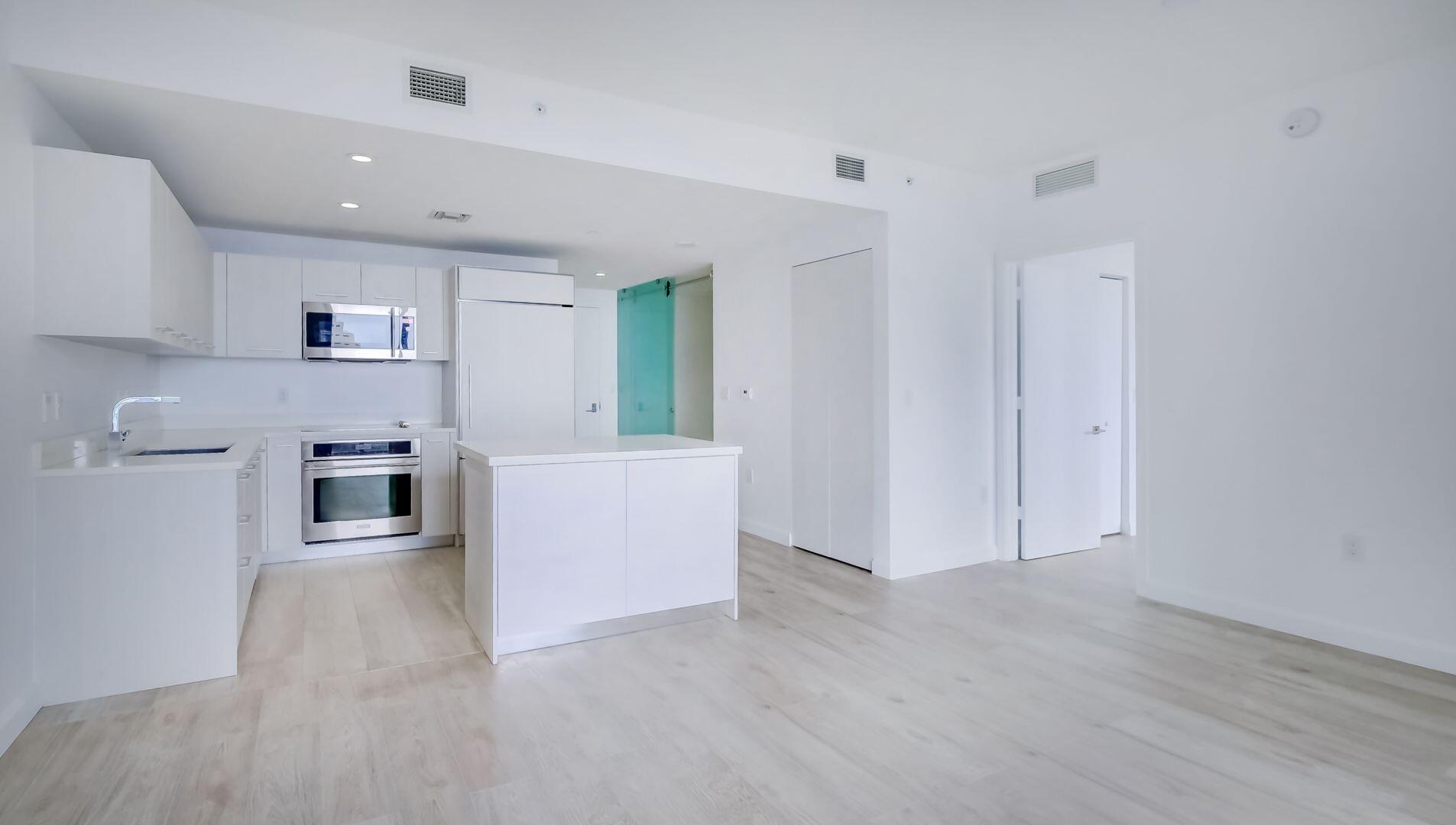 45 SW 9th #2502, Miami FL 33130