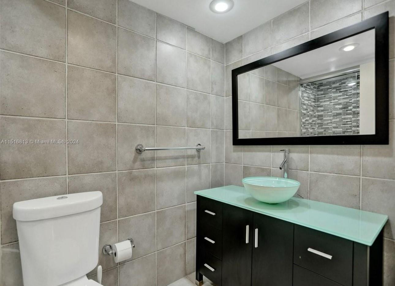 11930 N Bayshore #601, North Miami FL 33181