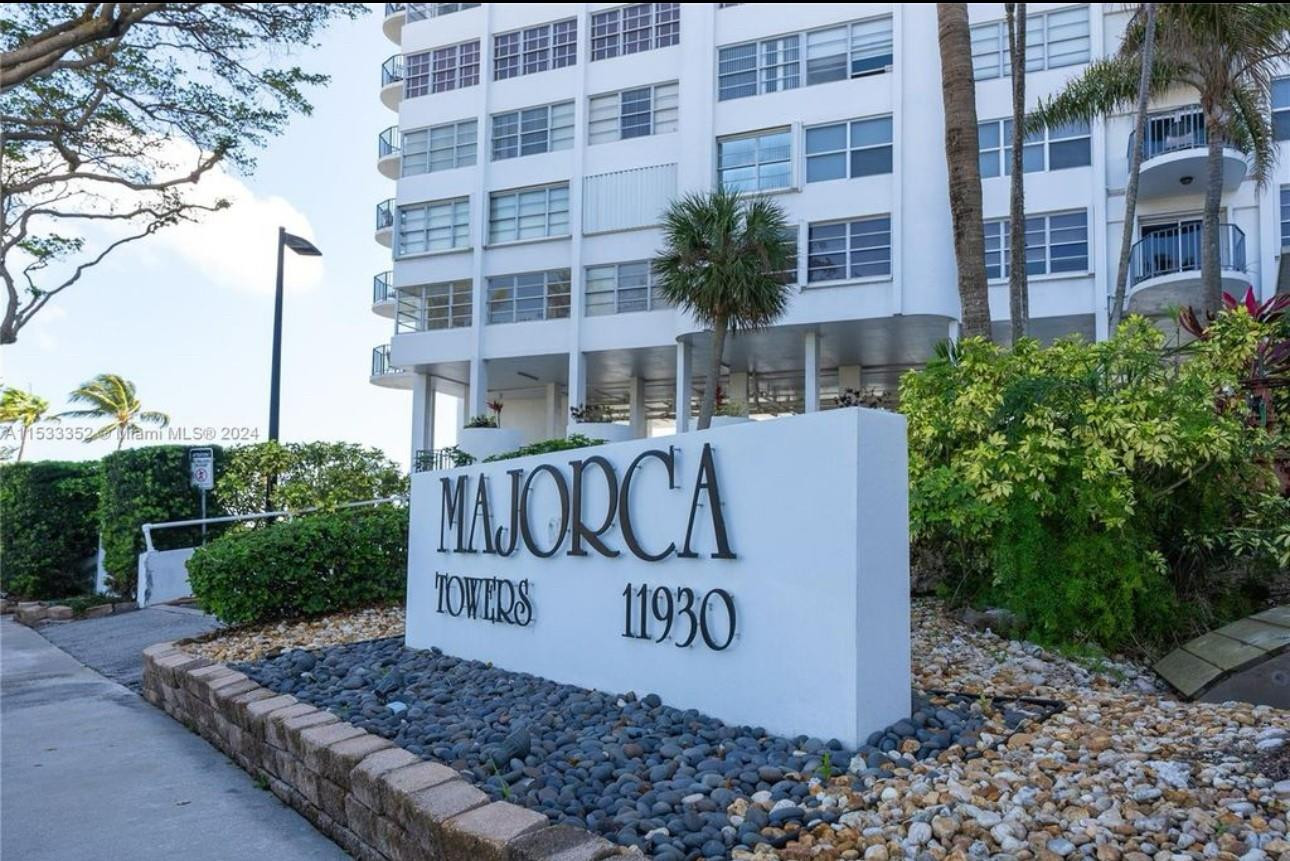 11930 N Bayshore #302, North Miami FL 33181