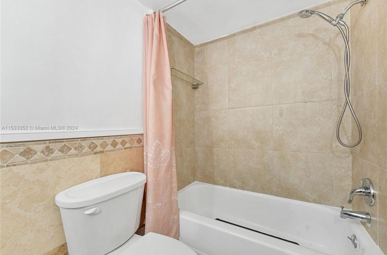 11930 N Bayshore #302, North Miami FL 33181